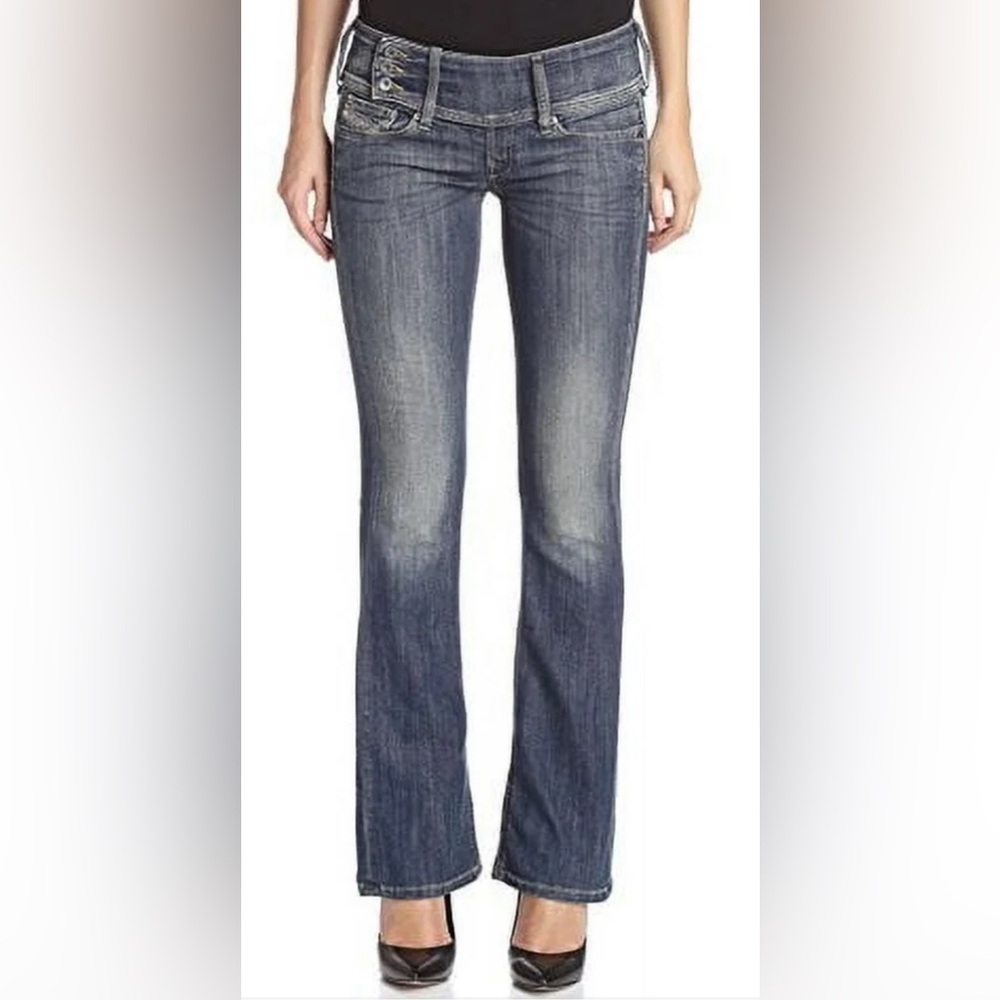 Diesel Women’s Size 26 x 32 Medium Blue Wash Cherock Slim Bootcut Flare Jeans